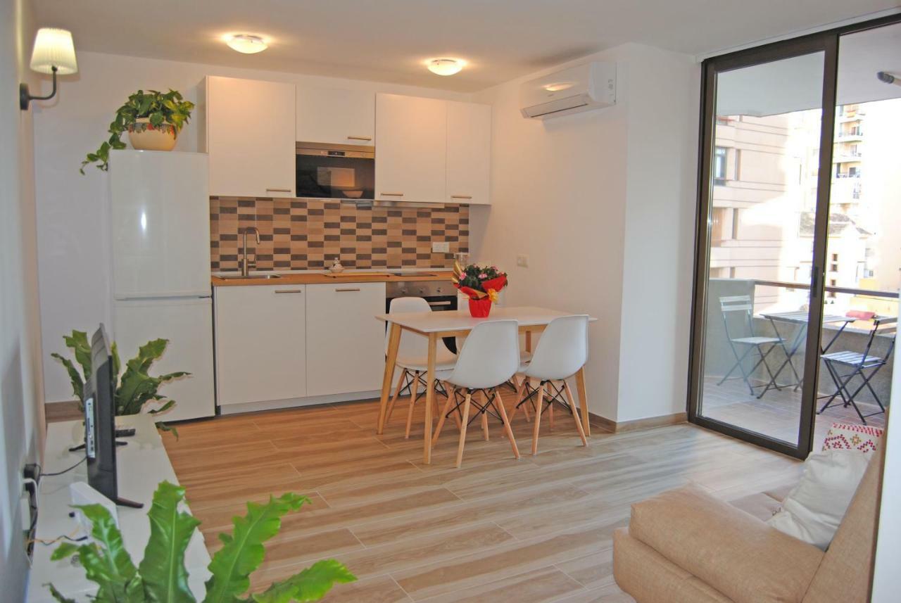 Recently Refurbished Apartment With Sea Views. Fuengirola Dış mekan fotoğraf